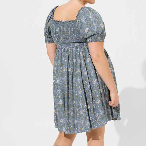 Torrid Plus Size 2 Outlander Mini Challis Smocked Floral Tree Dress with Pockets - Picture 4 of 4